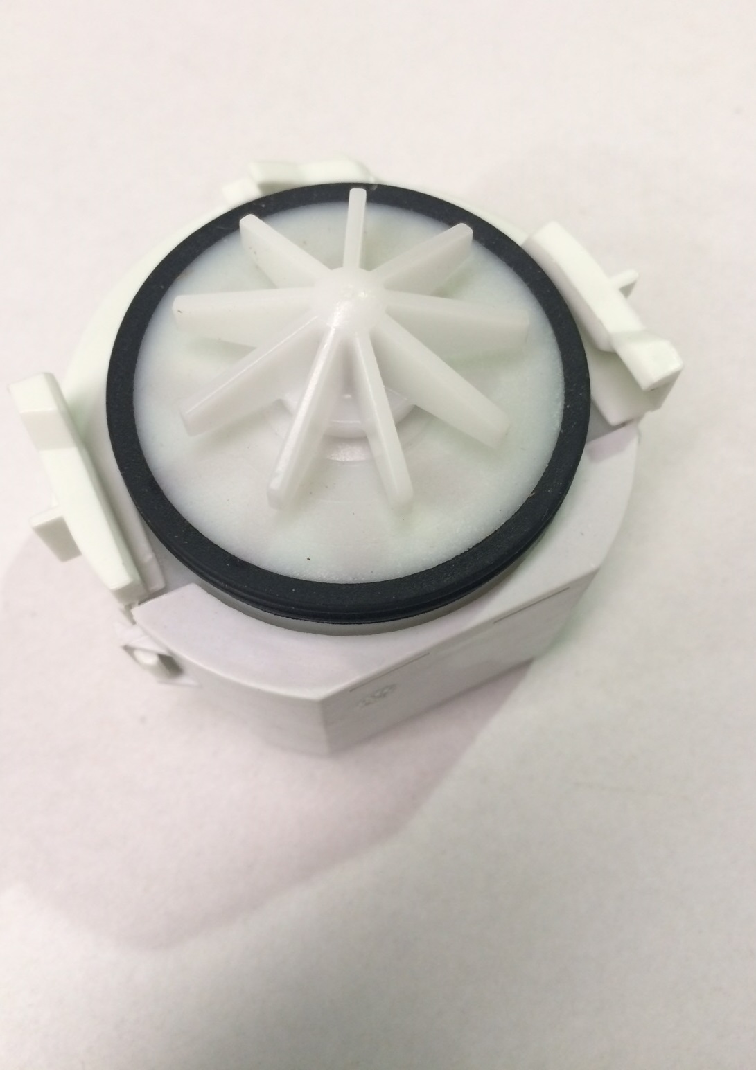 New Replacement Dishwasher Drain Pump For Bosch SHE3ARL5UC/12